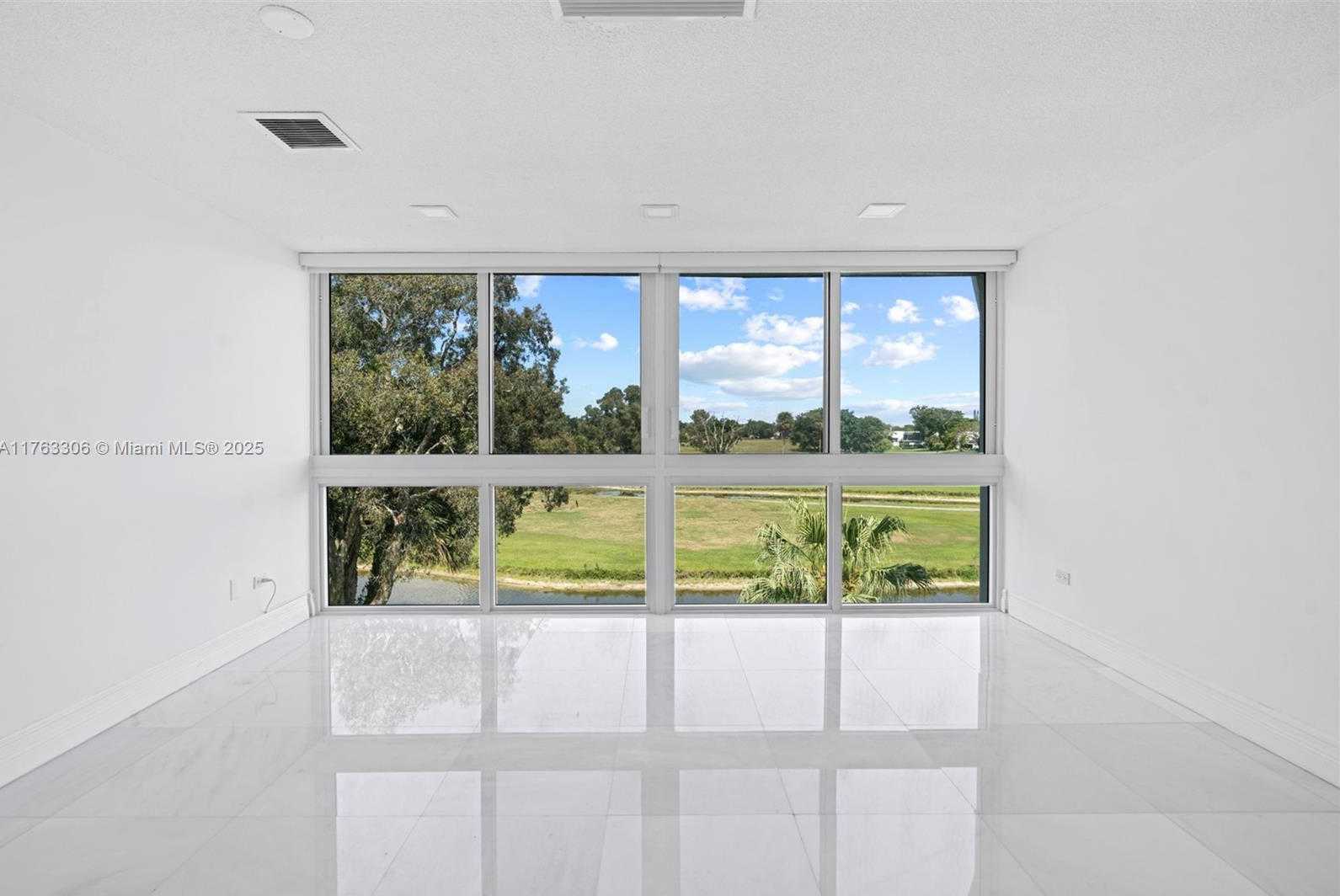 Small Image of 6795 BROOKLINE DR, Hialeah Number 49