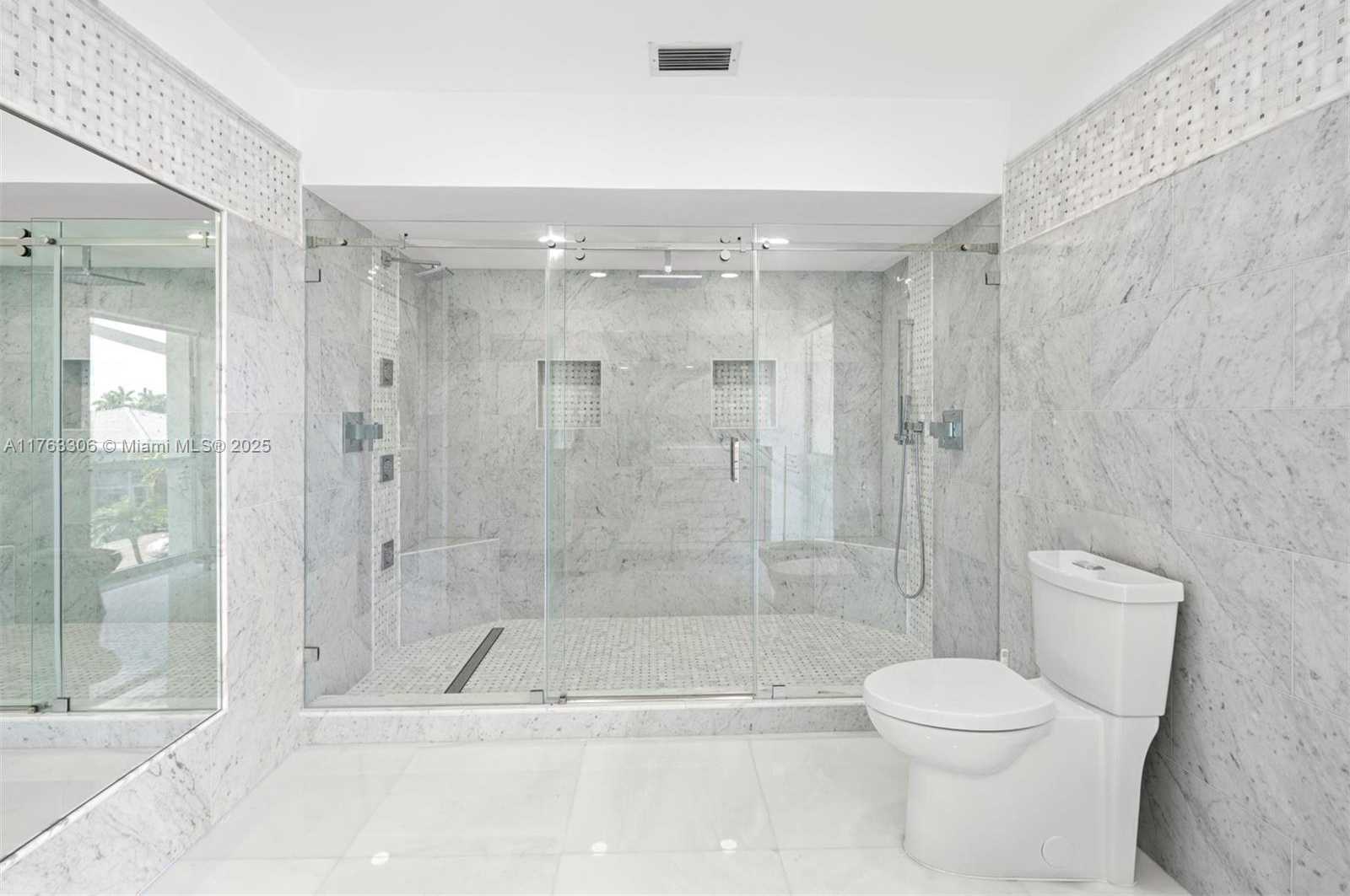 Small Image of 6795 BROOKLINE DR, Hialeah Number 58