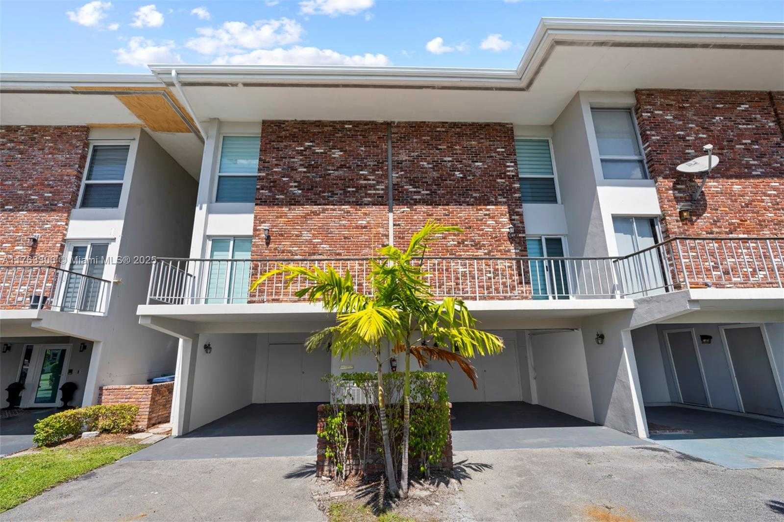 Small Image of 6795 BROOKLINE DR, Hialeah Number 72