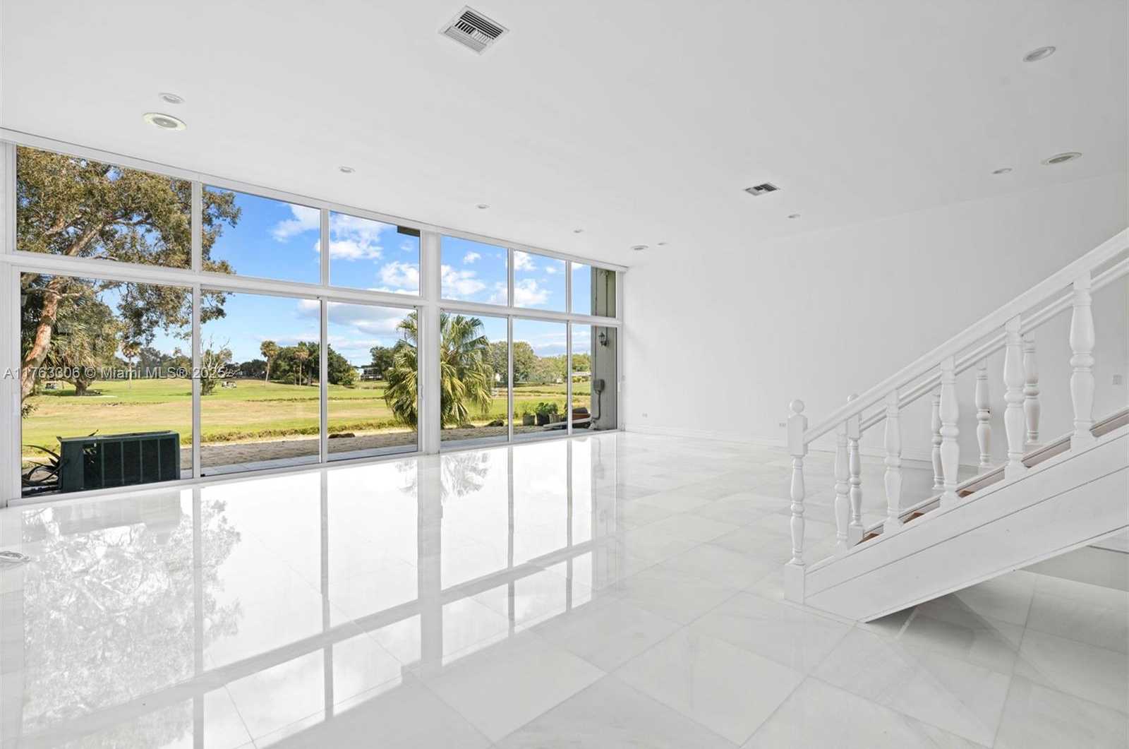 Small Image of 6795 BROOKLINE DR, Hialeah Number 8