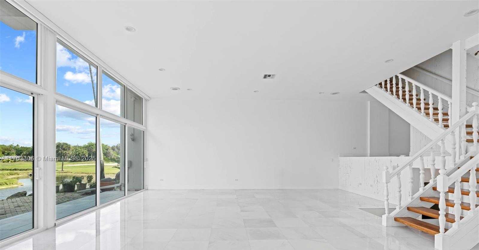 Small Image of 6795 BROOKLINE DR, Hialeah Number 9