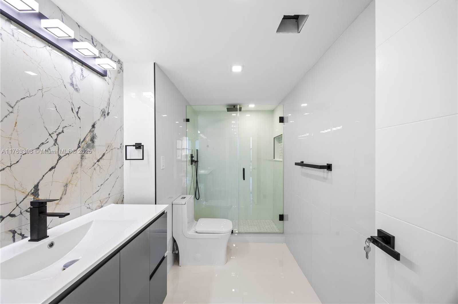 Small Image of 20379 WEST COUNTRY CLUB DR #1938, Aventura Number 11