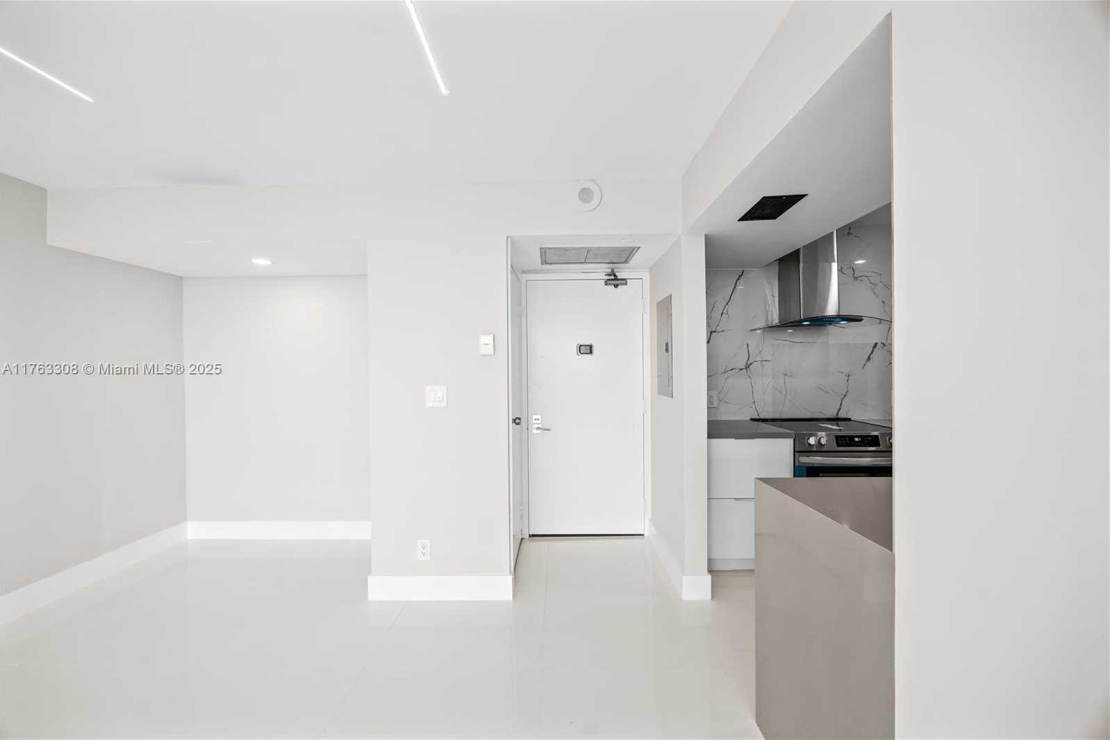 Small Image of 20379 WEST COUNTRY CLUB DR #1938, Aventura Number 6