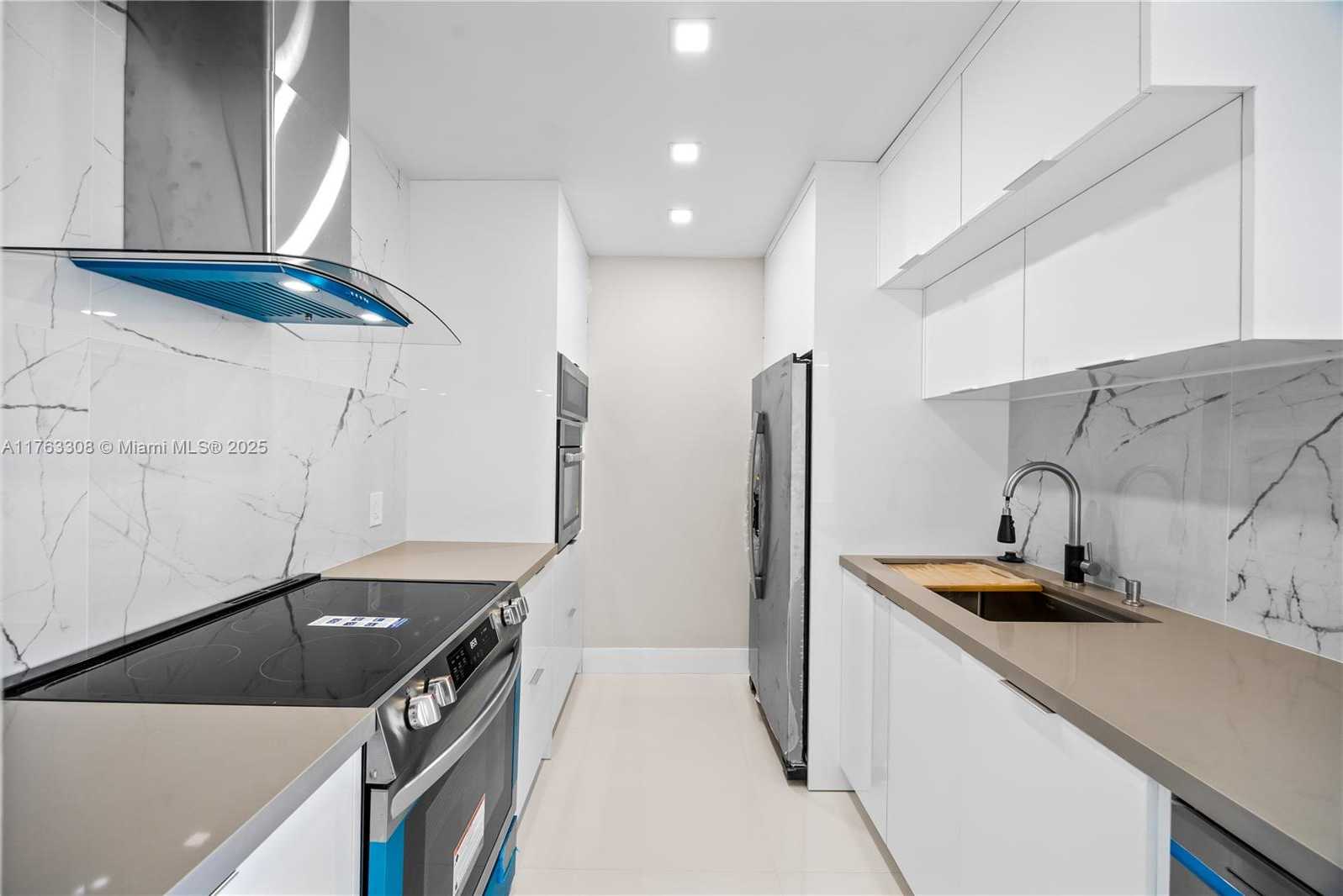 Small Image of 20379 WEST COUNTRY CLUB DR #1938, Aventura Number 7
