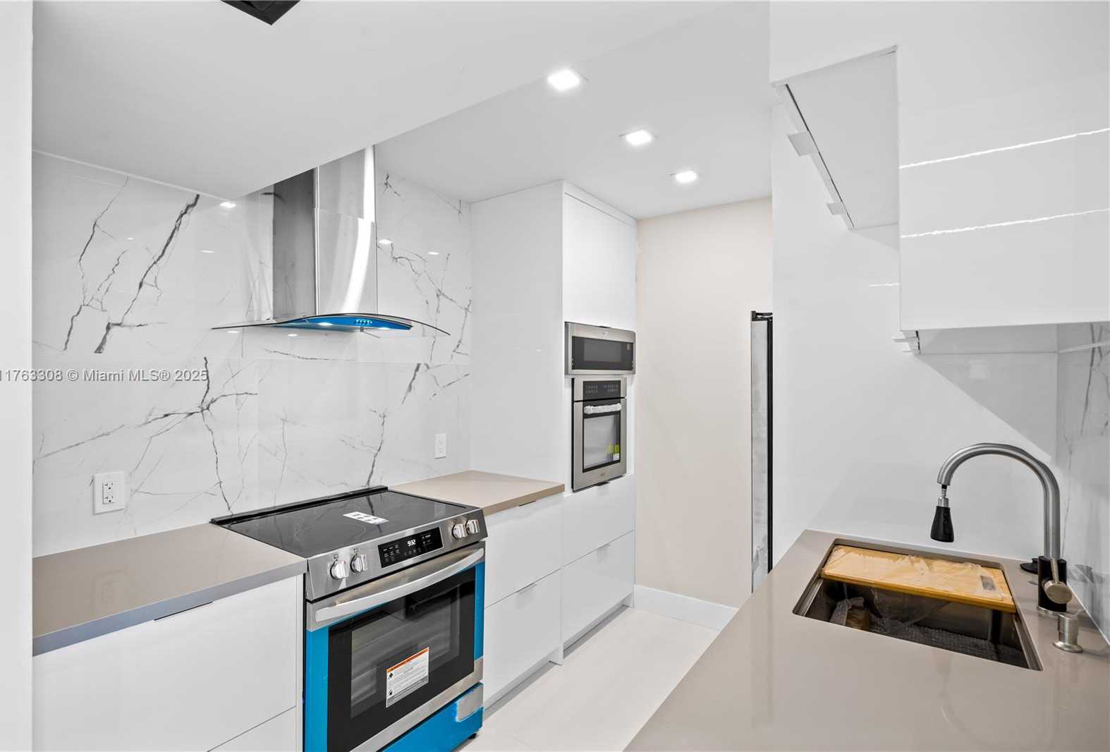 Small Image of 20379 WEST COUNTRY CLUB DR #1938, Aventura Number 8