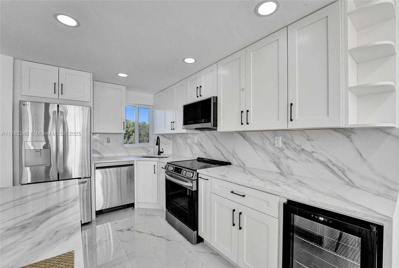 Small Image of 8900 WASHINGTON BLVD #506A, Pembroke Pines Number 2