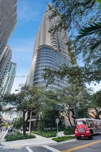 Small Image of 1000 BRICKELL PLZ #4110, Miami Number 2