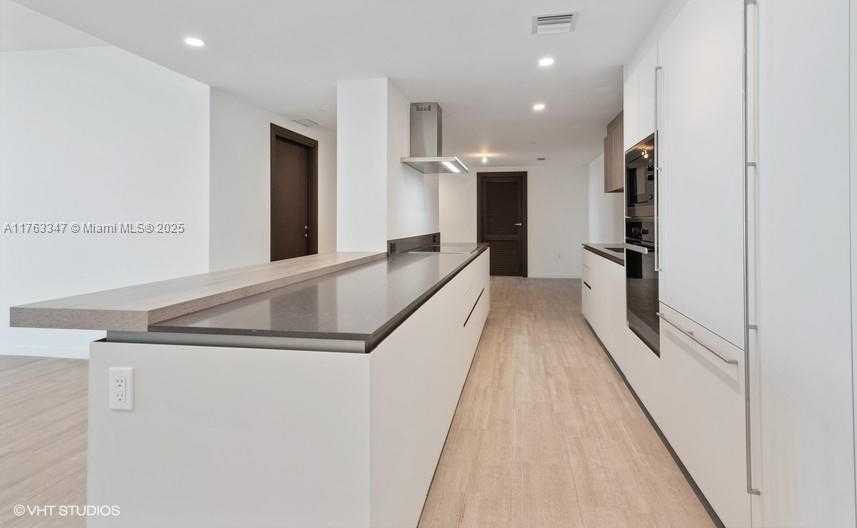 Small Image of 1000 BRICKELL PLZ #4110, Miami Number 5