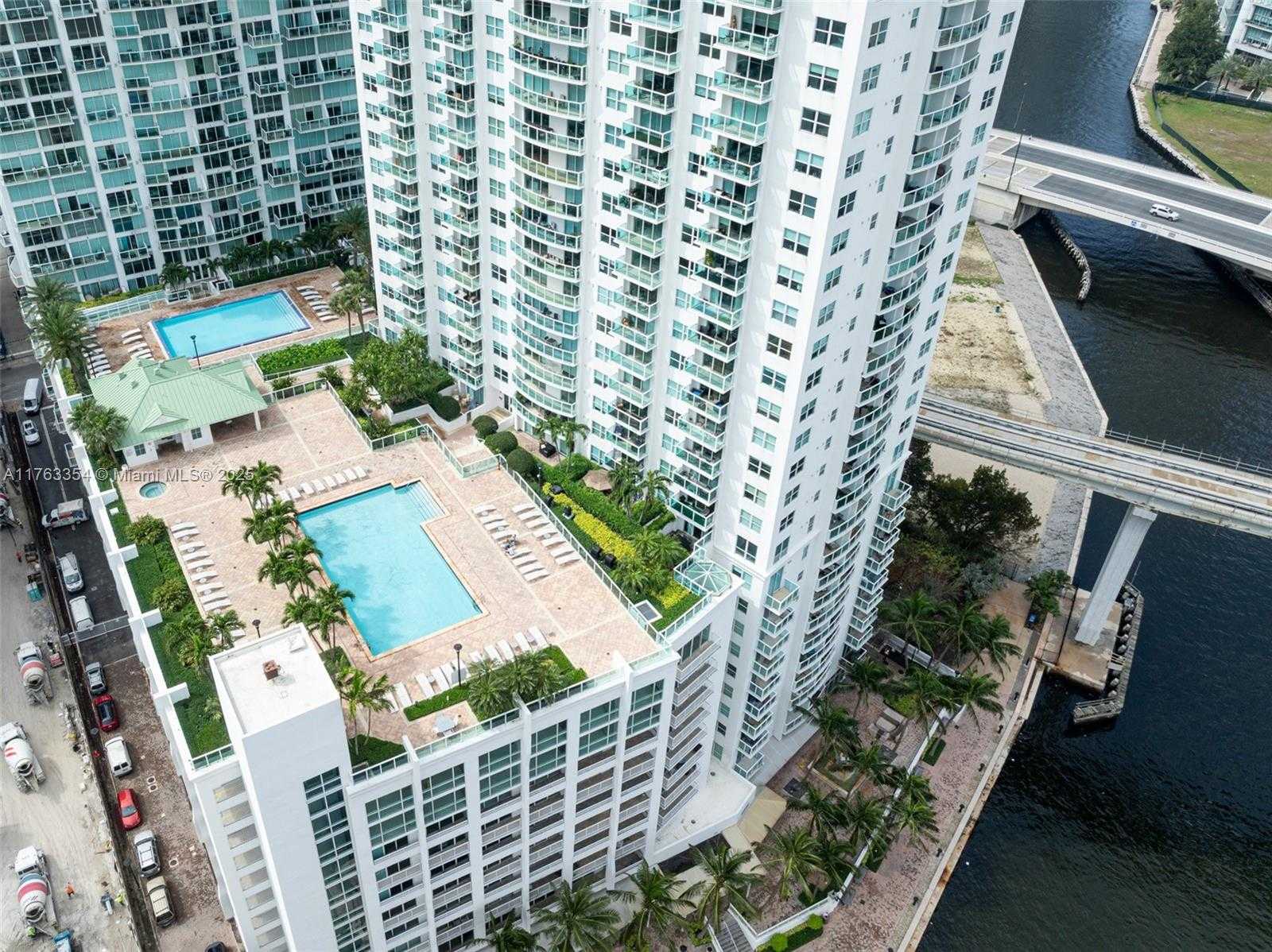 Small Image of 41 SOUTH EAST 5TH ST #2006, Miami Number 31