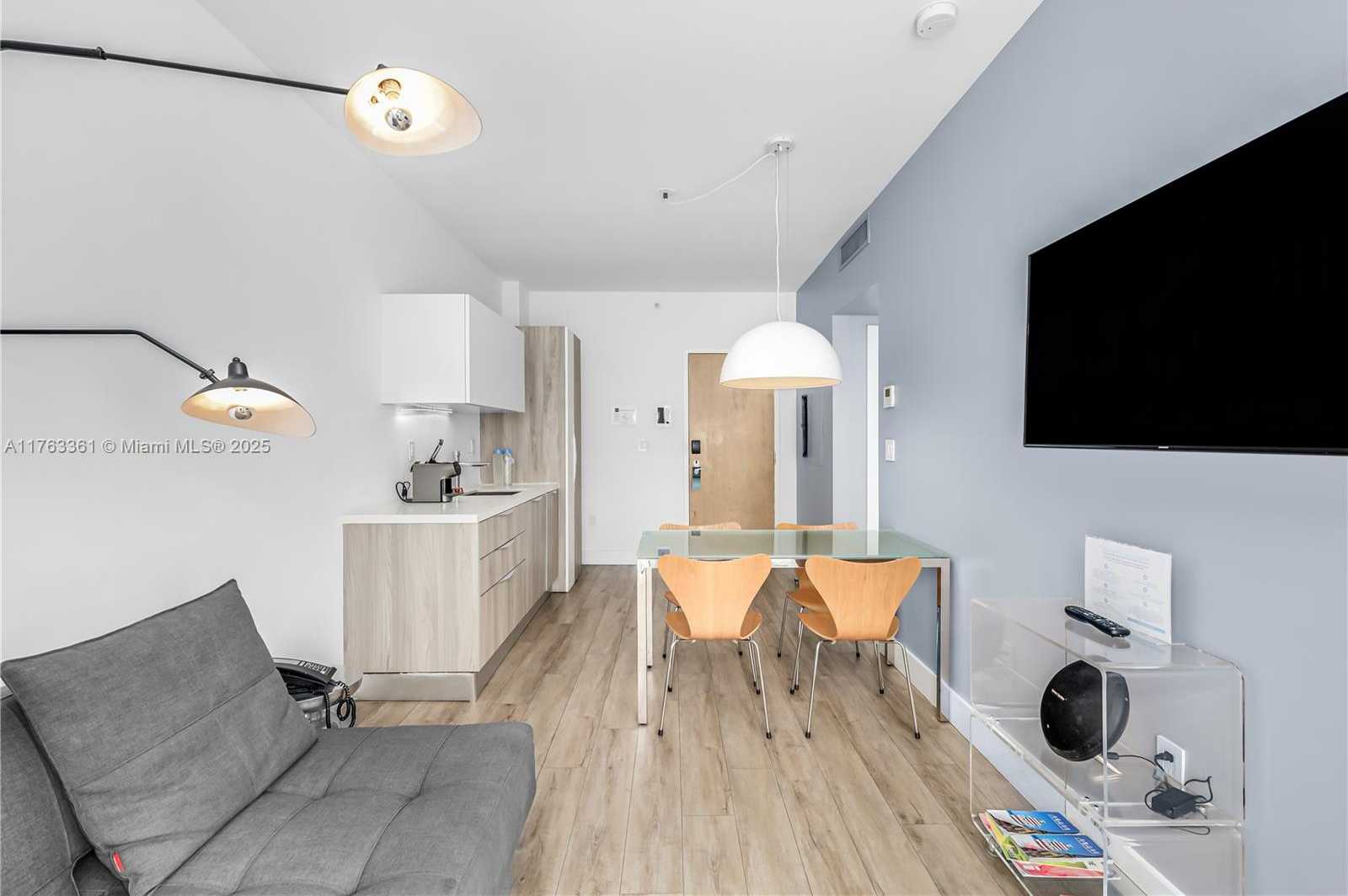 Small Image of 1215 WEST AVE #203, Miami Beach Number 11