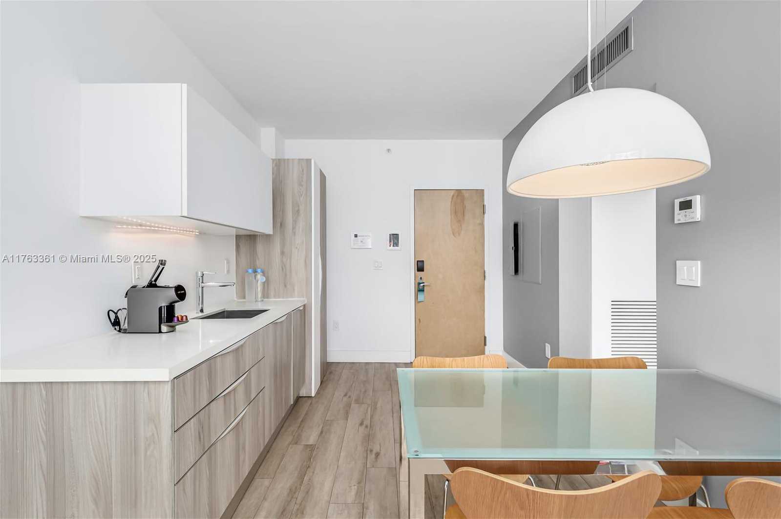 Small Image of 1215 WEST AVE #203, Miami Beach Number 13