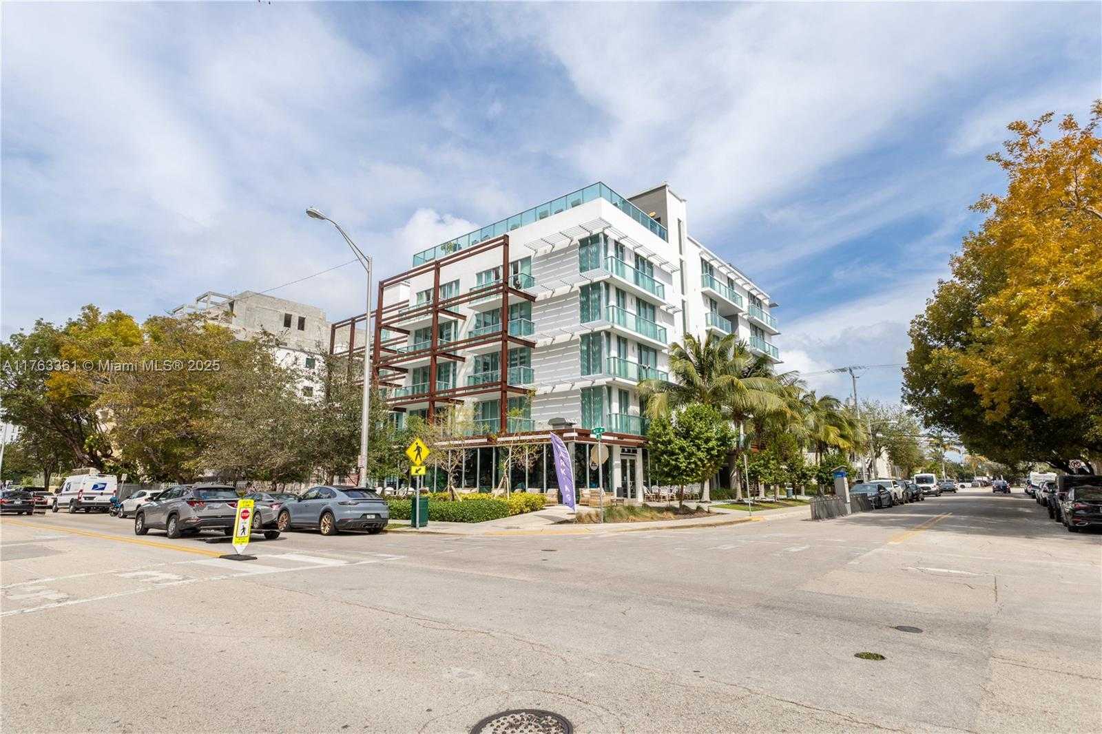 Small Image of 1215 WEST AVE #203, Miami Beach Number 3