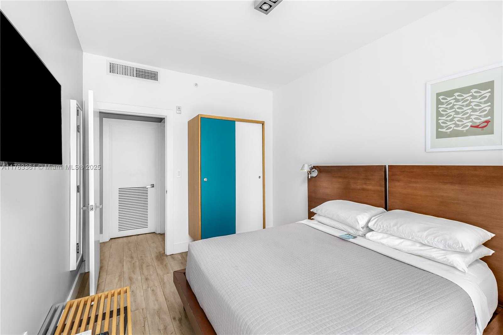 Small Image of 1215 WEST AVE #203, Miami Beach Number 6