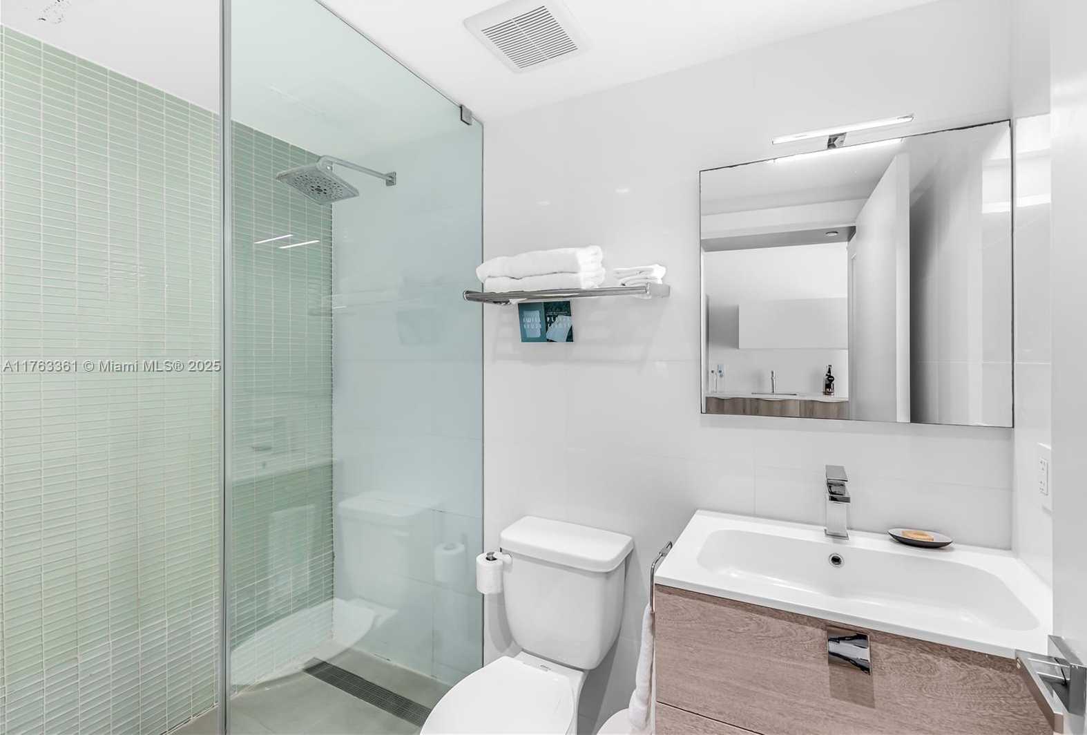 Small Image of 1215 WEST AVE #203, Miami Beach Number 7