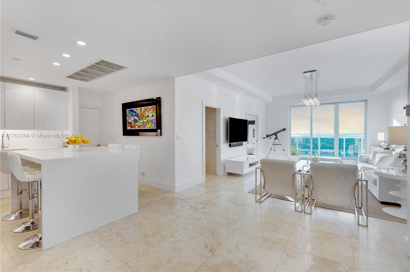 Small Image of 2301 COLLINS AVE #PH22, Miami Beach Number 11
