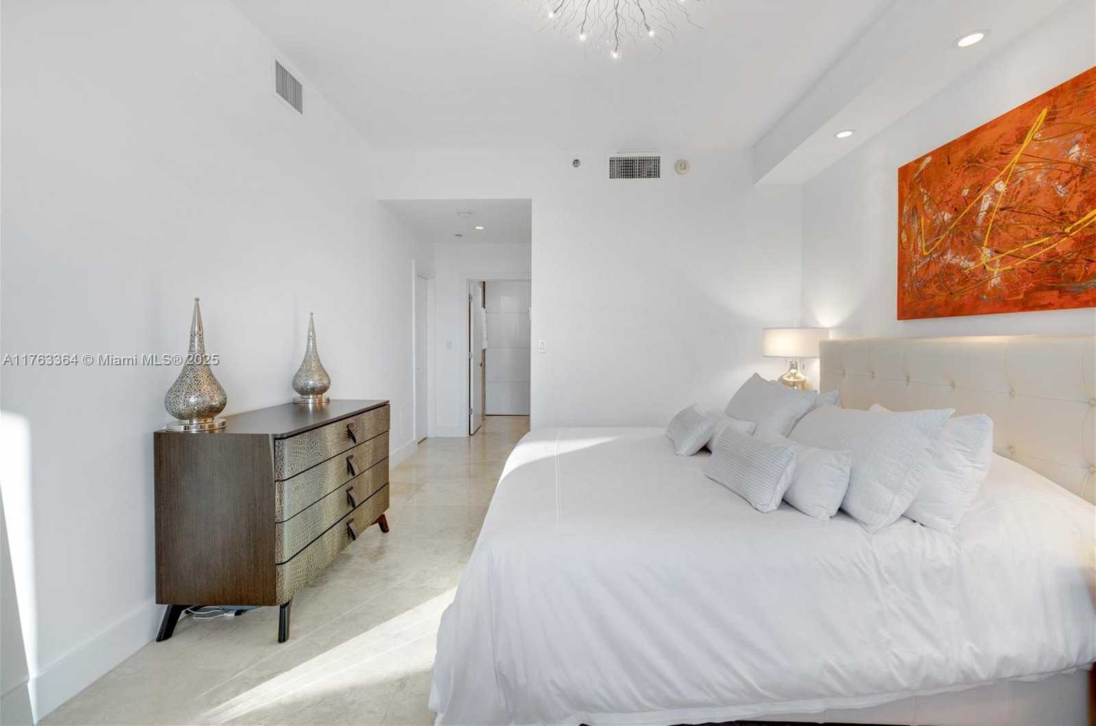 Small Image of 2301 COLLINS AVE #PH22, Miami Beach Number 17