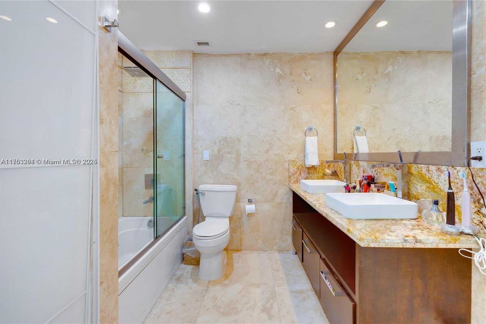 Small Image of 2301 COLLINS AVE #PH22, Miami Beach Number 18