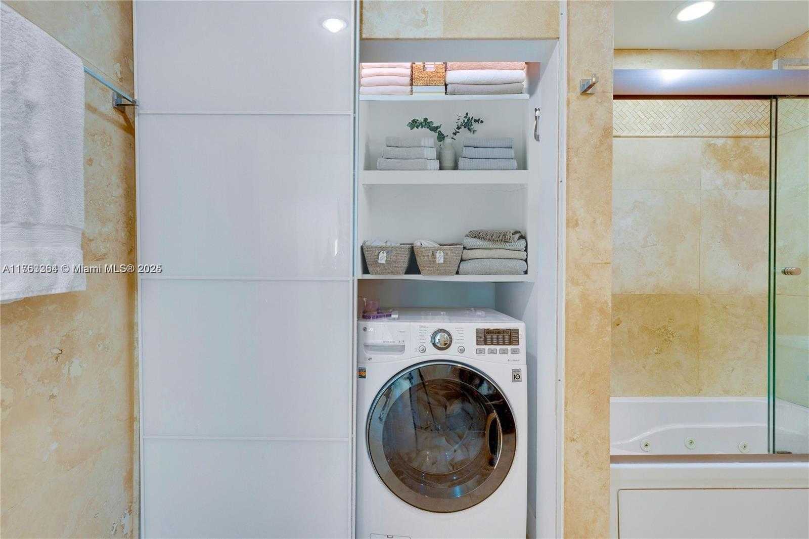 Small Image of 2301 COLLINS AVE #PH22, Miami Beach Number 19