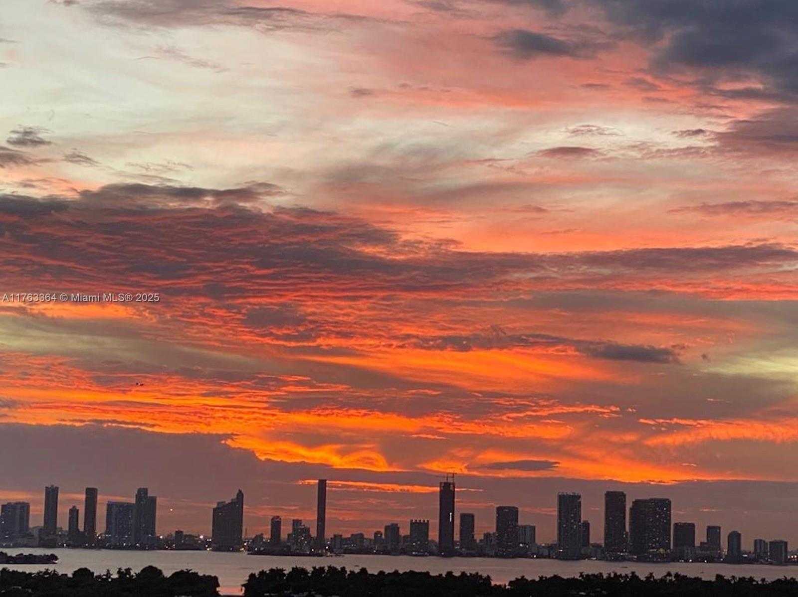 Small Image of 2301 COLLINS AVE #PH22, Miami Beach Number 24