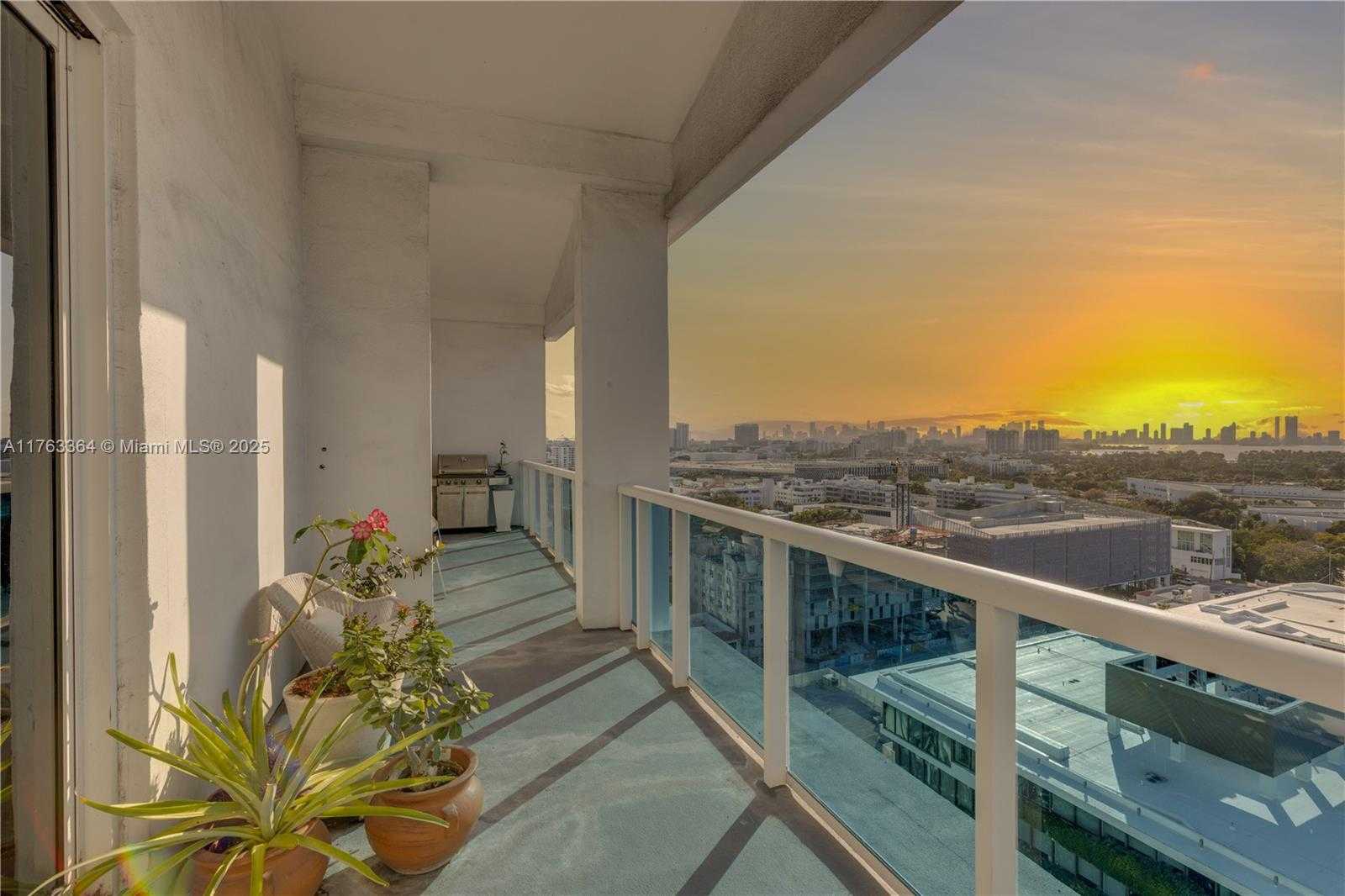 Small Image of 2301 COLLINS AVE #PH22, Miami Beach Number 27