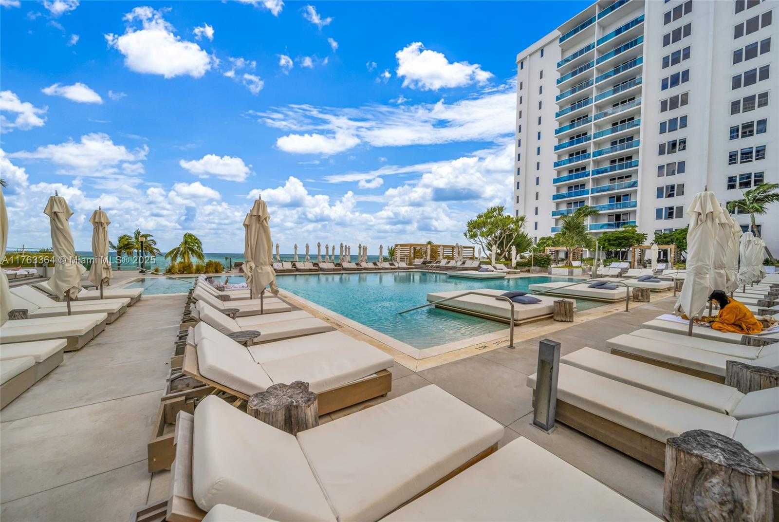 Small Image of 2301 COLLINS AVE #PH22, Miami Beach Number 31