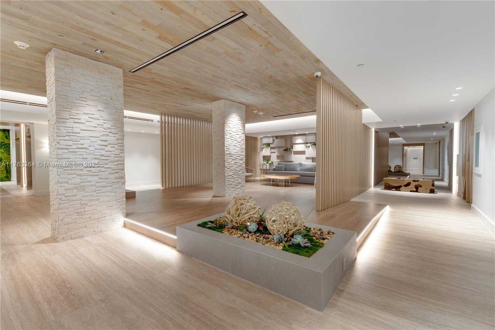 Small Image of 2301 COLLINS AVE #PH22, Miami Beach Number 5