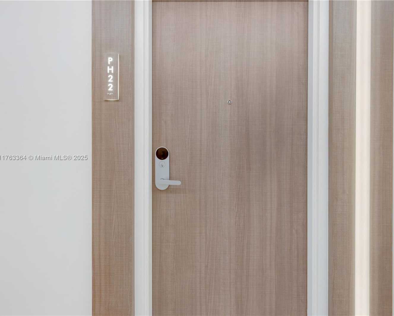 Small Image of 2301 COLLINS AVE #PH22, Miami Beach Number 8