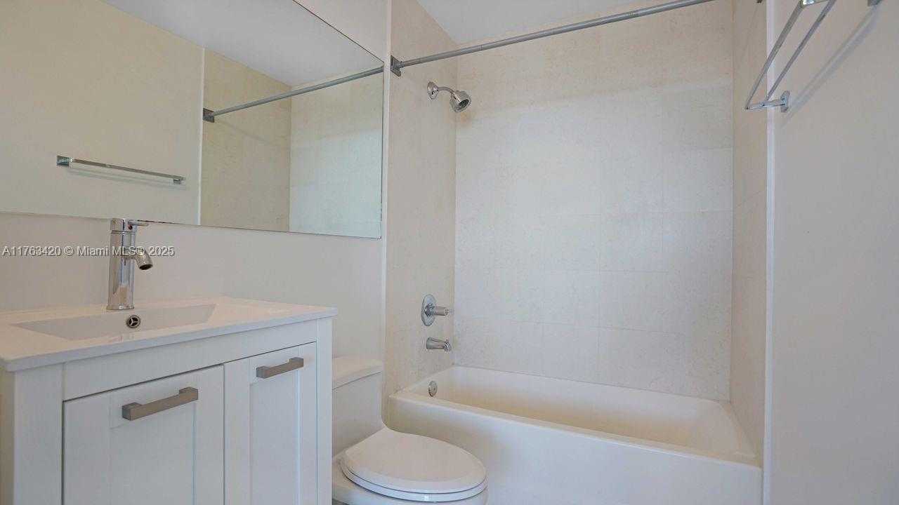 Small Image of 60 SOUTH WEST 13TH ST #3820, Miami Number 12
