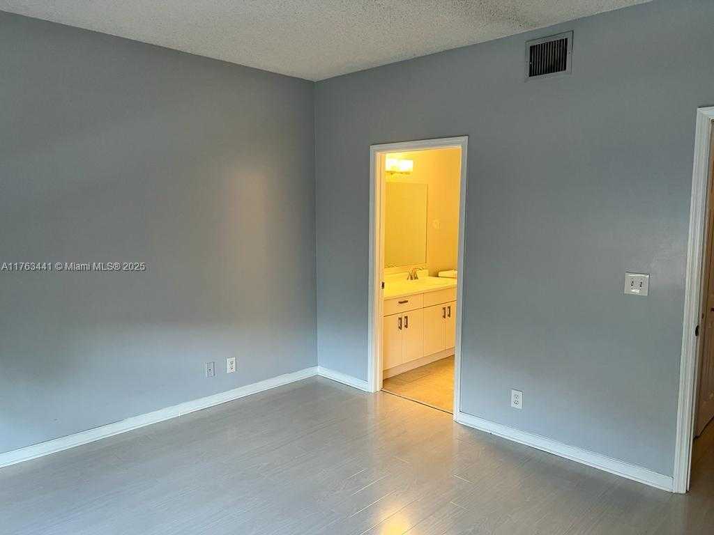 Small Image of 1597 BARCELONA WAY #2-32, Weston Number 18