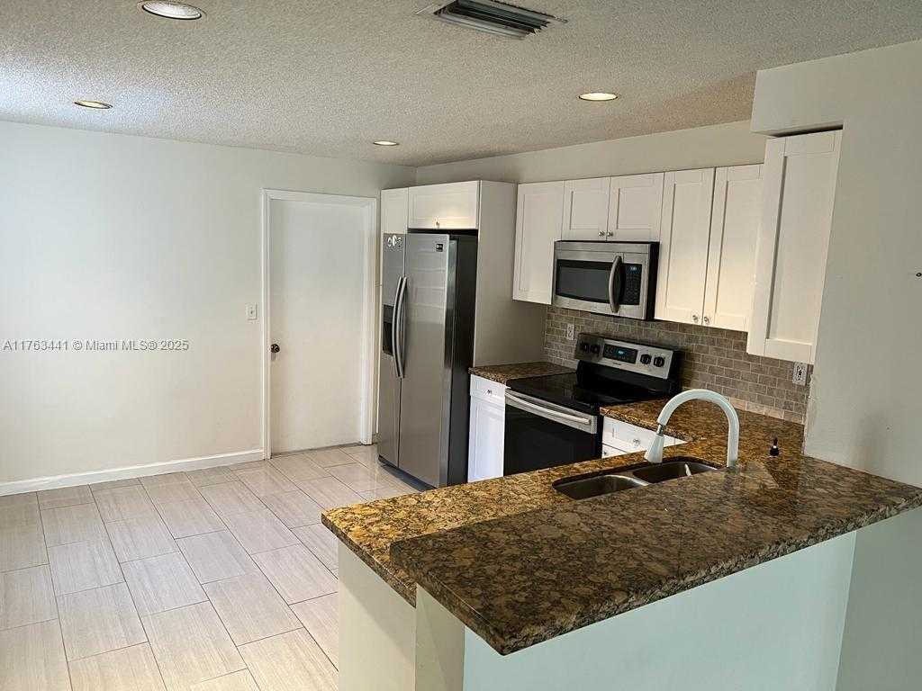 Small Image of 1597 BARCELONA WAY #2-32, Weston Number 9