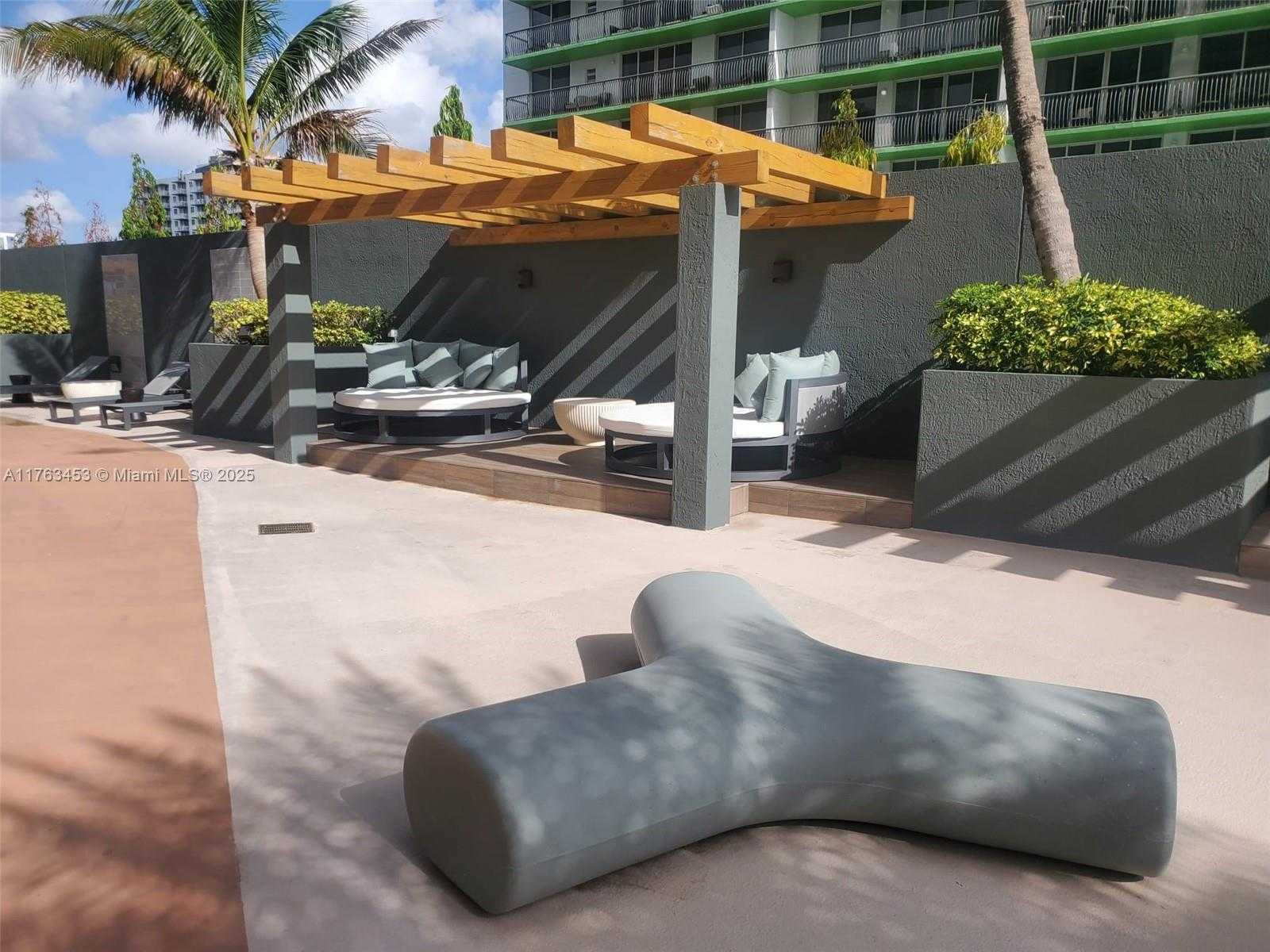 Small Image of 1750 NORTH BAYSHORE DR #5111, Miami Number 9