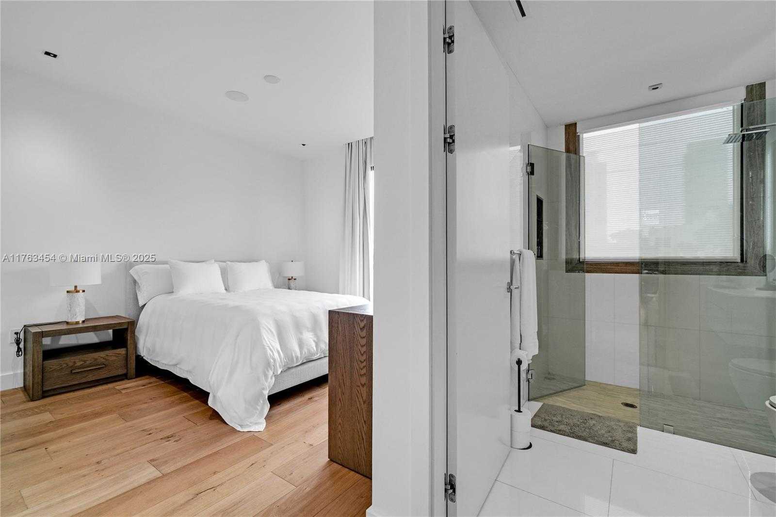 Small Image of 350 MERIDIAN AVE #PH, Miami Beach Number 22