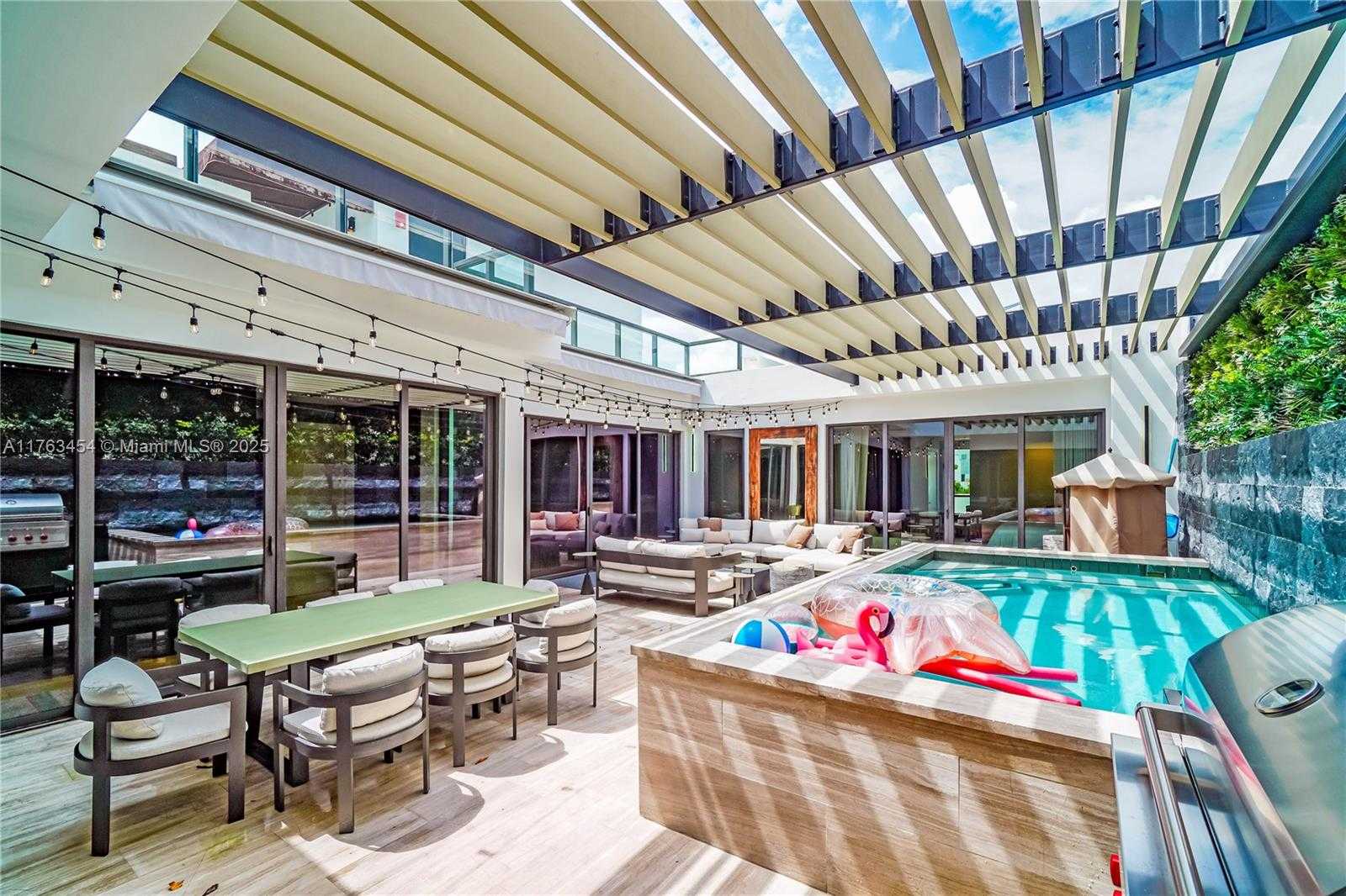 Small Image of 350 MERIDIAN AVE #PH, Miami Beach Number 24
