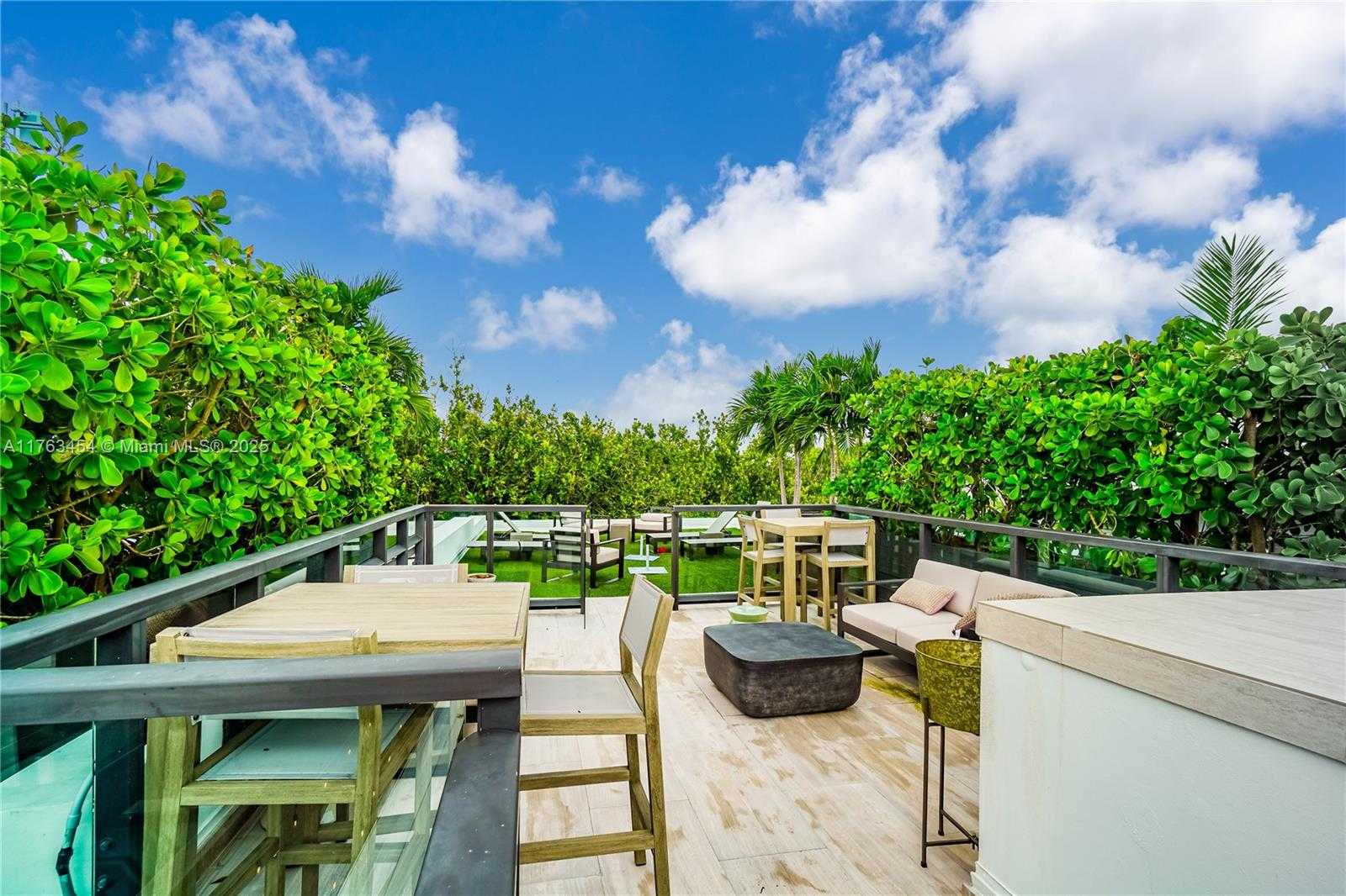 Small Image of 350 MERIDIAN AVE #PH, Miami Beach Number 28