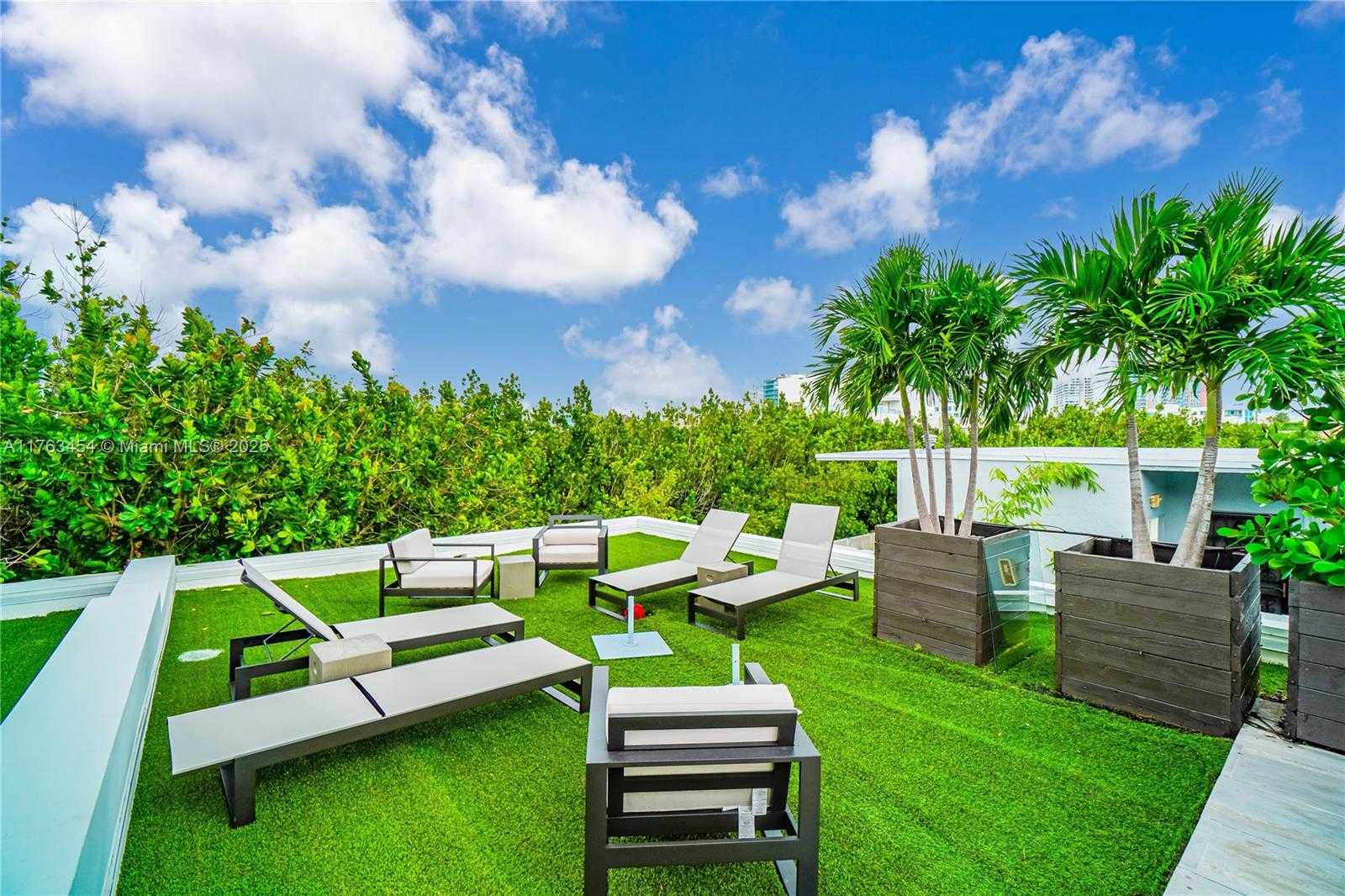 Small Image of 350 MERIDIAN AVE #PH, Miami Beach Number 29