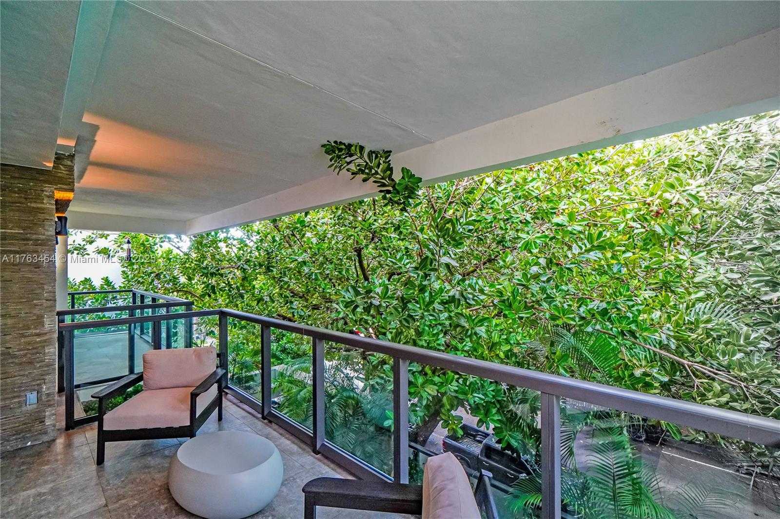 Small Image of 350 MERIDIAN AVE #PH, Miami Beach Number 31