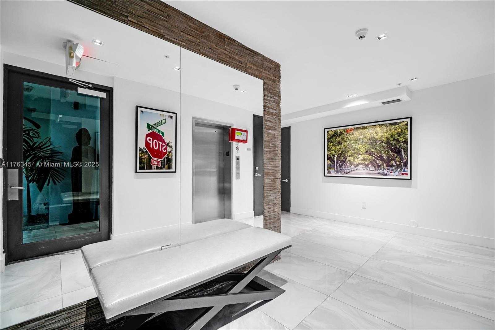 Small Image of 350 MERIDIAN AVE #PH, Miami Beach Number 32