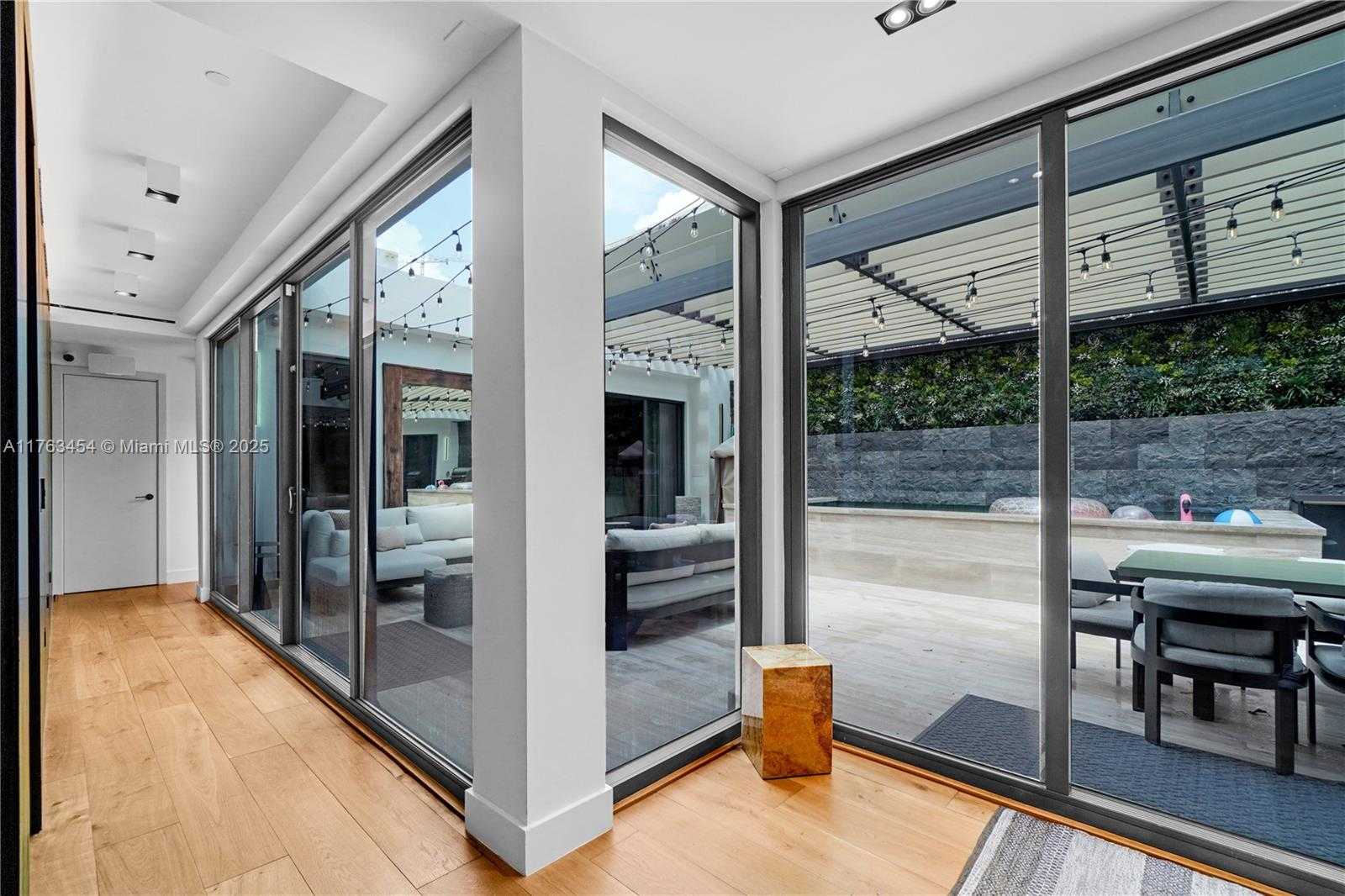 Small Image of 350 MERIDIAN AVE #PH, Miami Beach Number 33