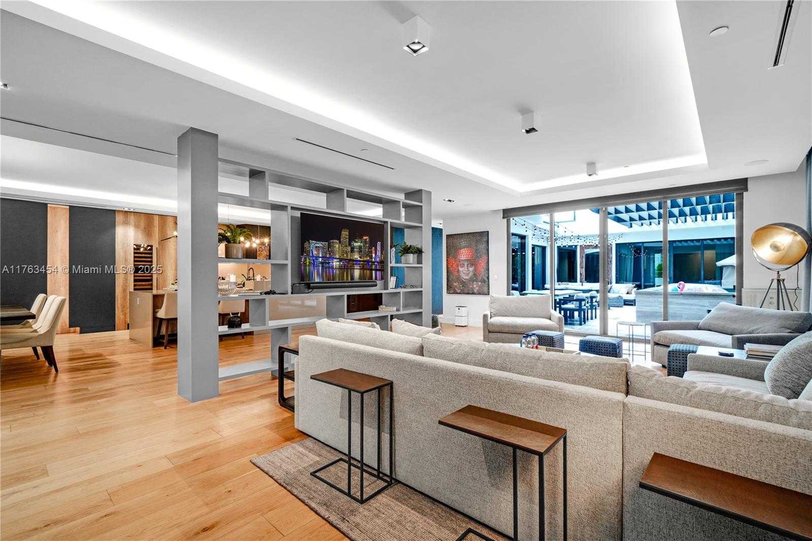 Small Image of 350 MERIDIAN AVE #PH, Miami Beach Number 6