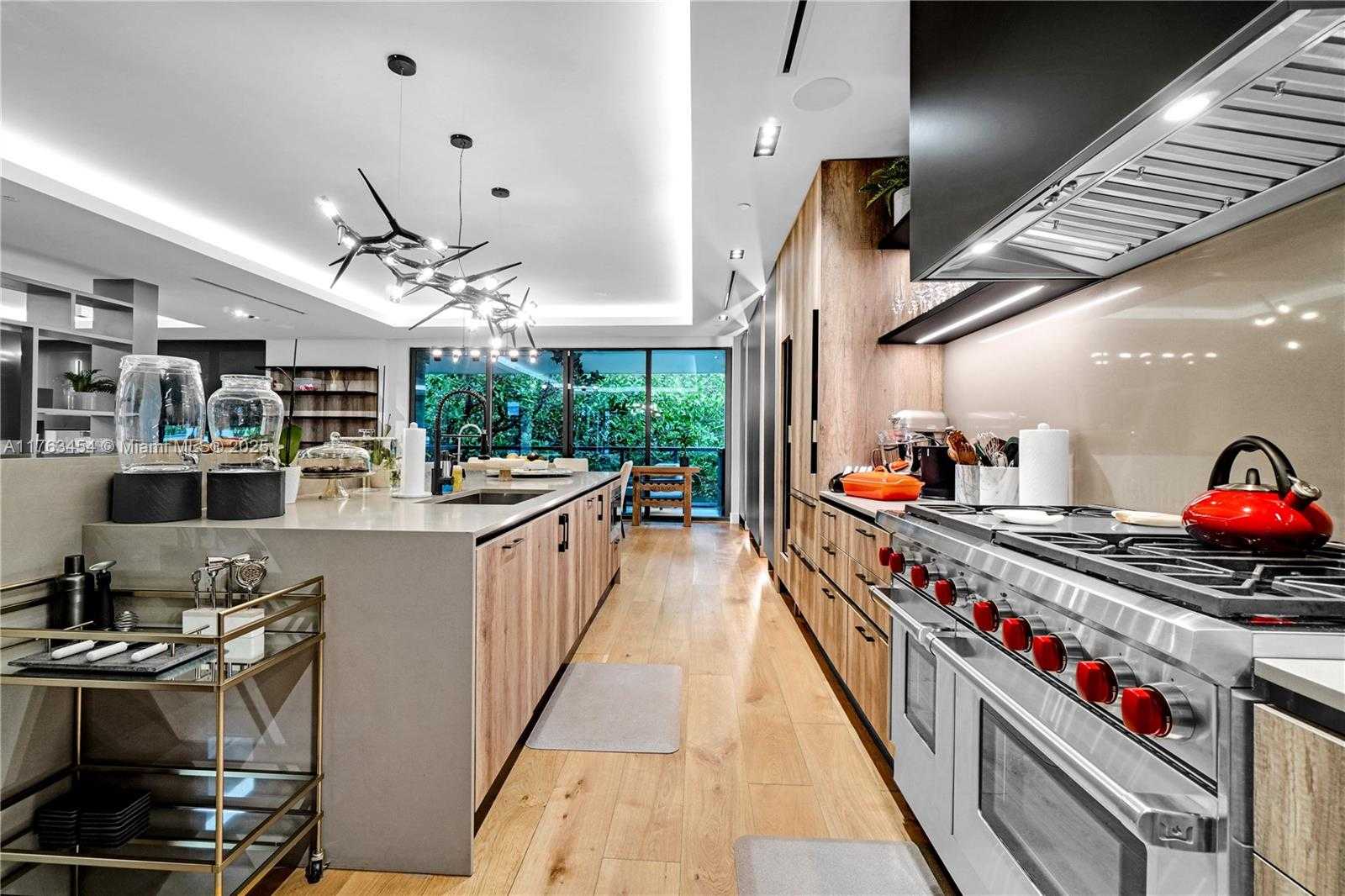 Small Image of 350 MERIDIAN AVE #PH, Miami Beach Number 8