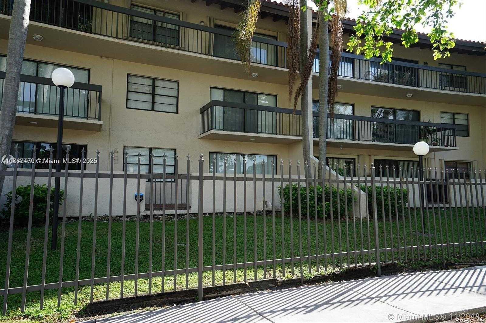 Small Image of 5201 ORDUNA DR #12, Coral Gables Number 2