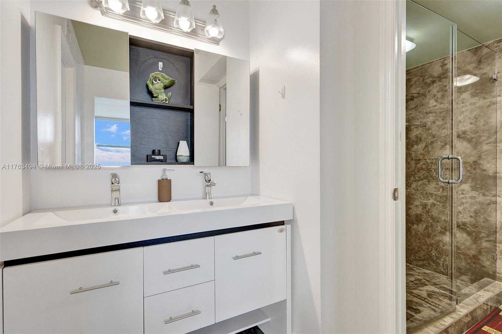 Small Image of 1410 SOUTH OCEAN DR #1102, Hollywood Number 11