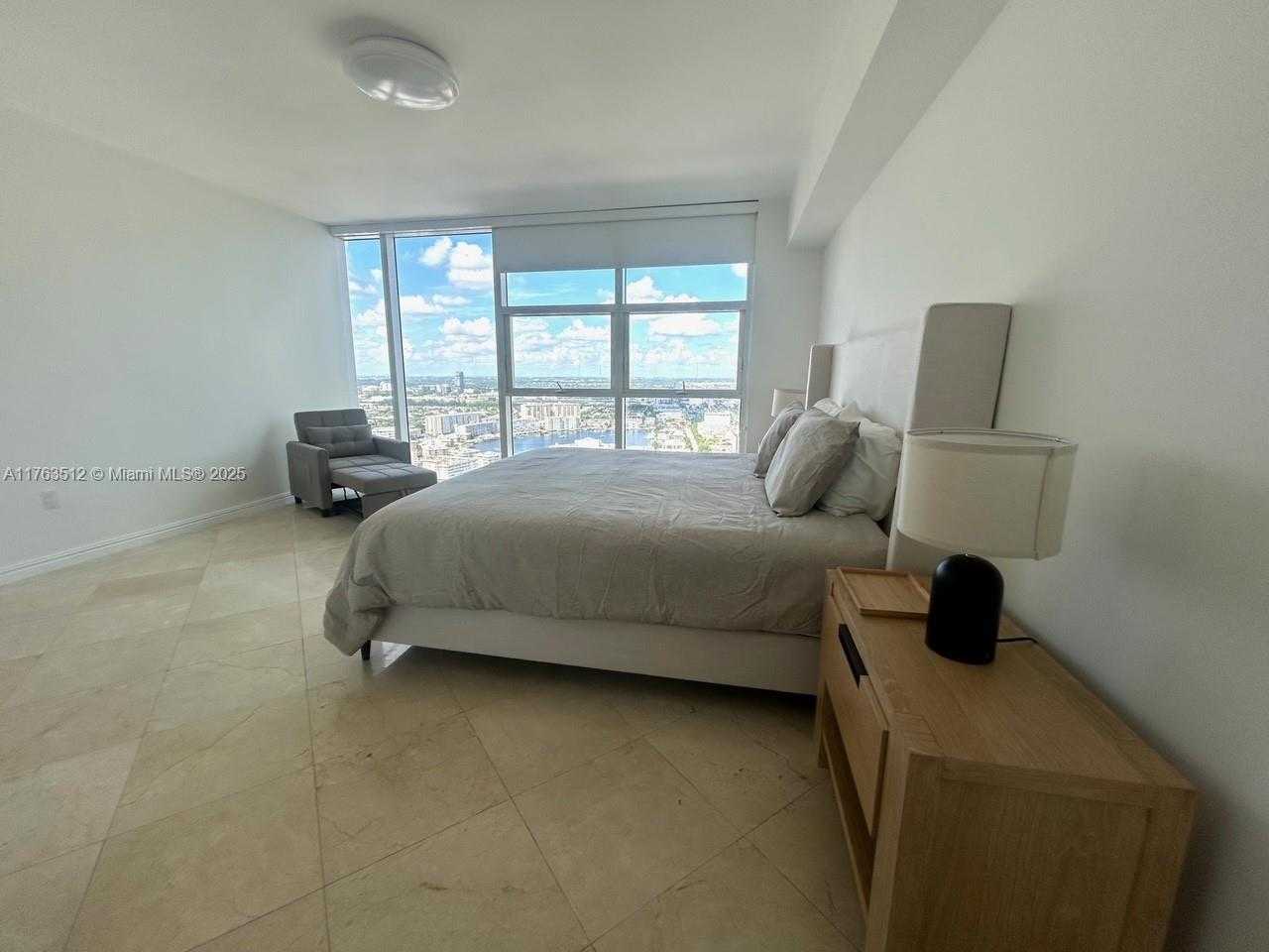 Small Image of 1830 SOUTH OCEAN DR #3707, Hallandale Beach Number 13