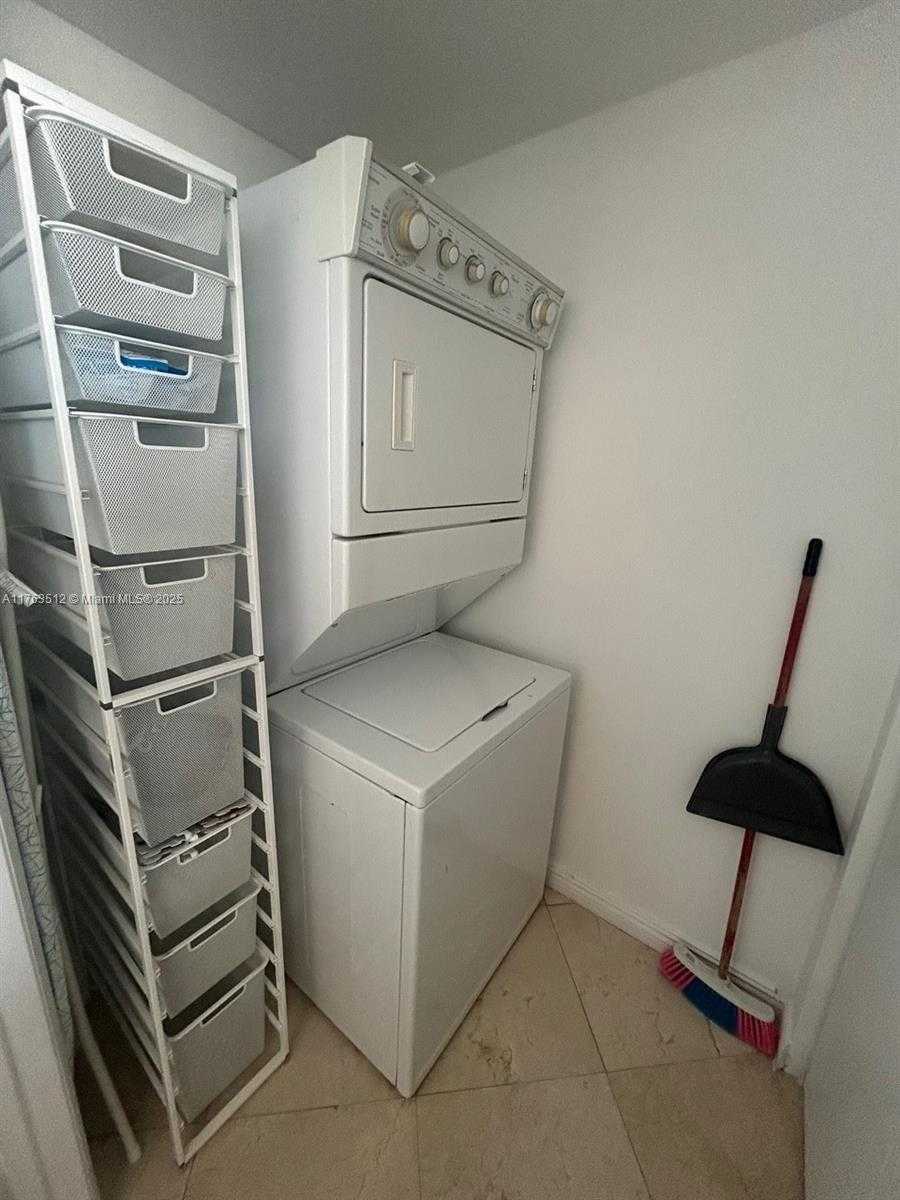 Small Image of 1830 SOUTH OCEAN DR #3707, Hallandale Beach Number 14