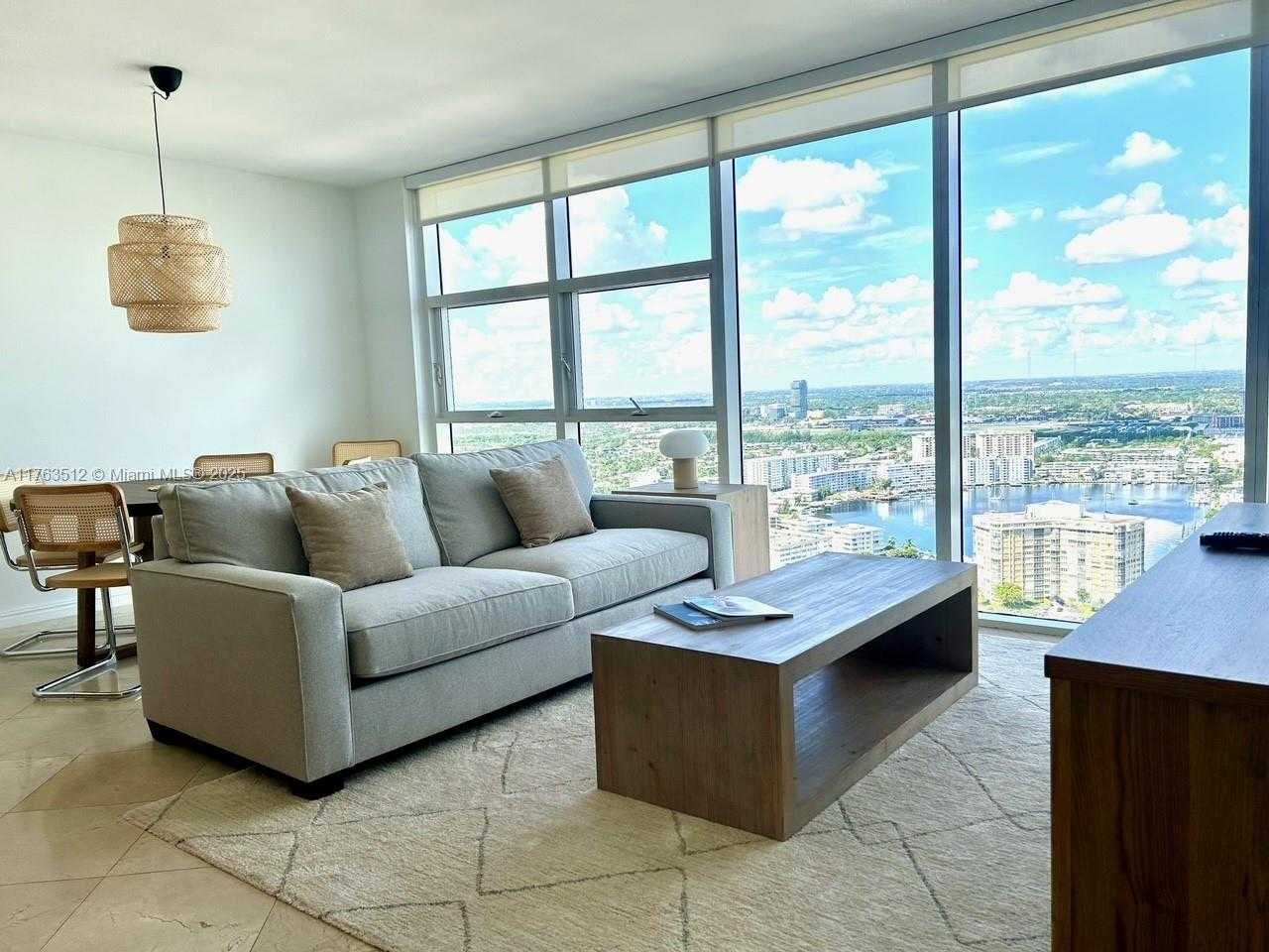 Small Image of 1830 SOUTH OCEAN DR #3707, Hallandale Beach Number 4