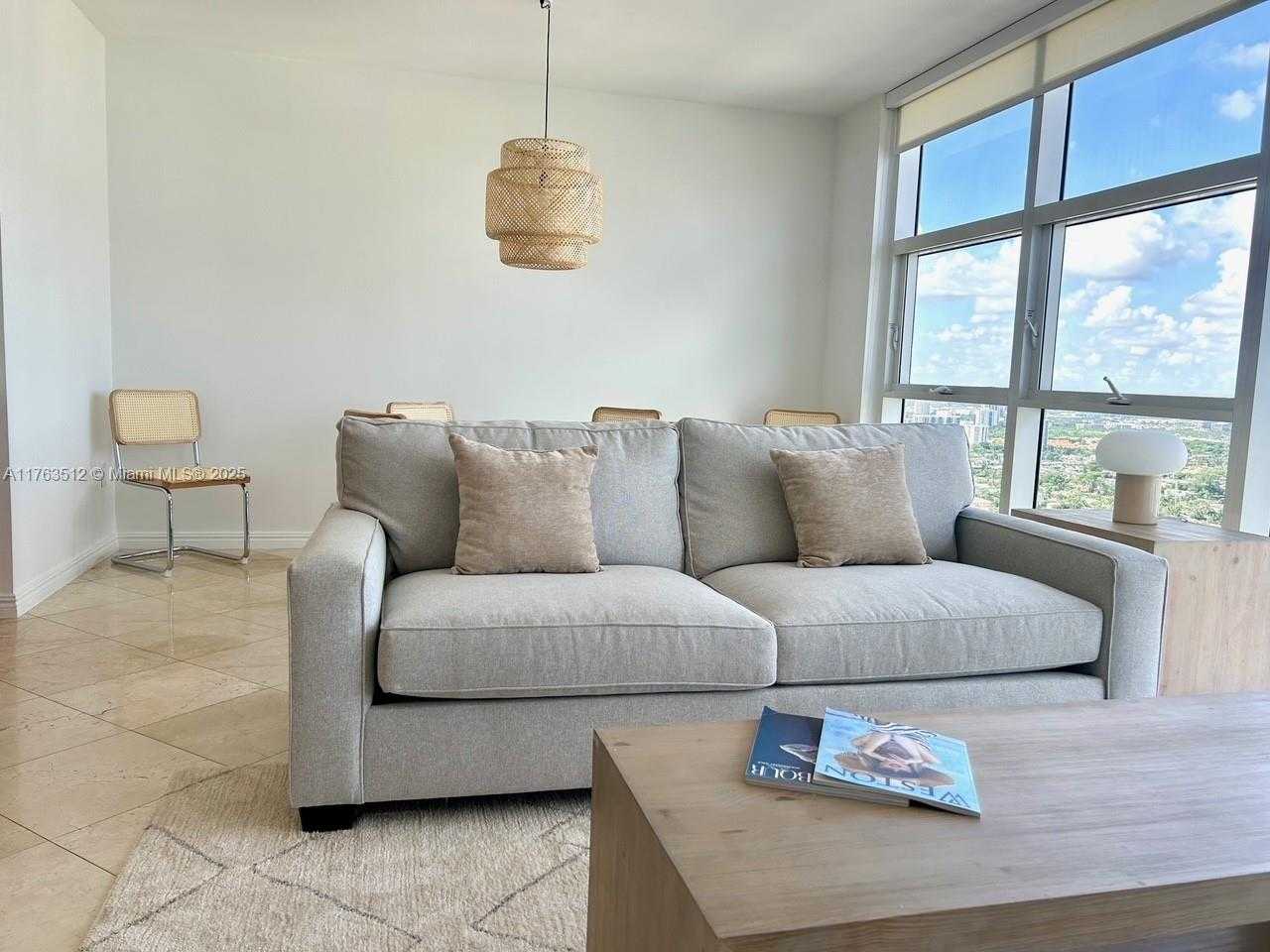 Small Image of 1830 SOUTH OCEAN DR #3707, Hallandale Beach Number 6