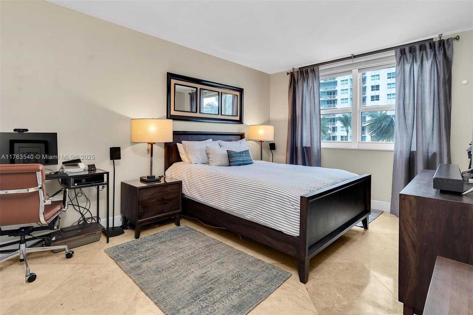 Small Image of 1155 BRICKELL BAY DR #710, Miami Number 21