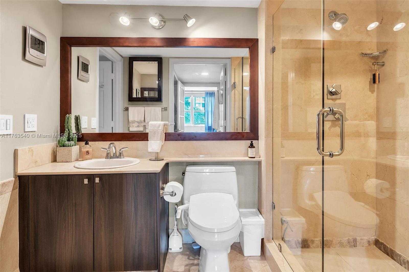 Small Image of 1155 BRICKELL BAY DR #710, Miami Number 23