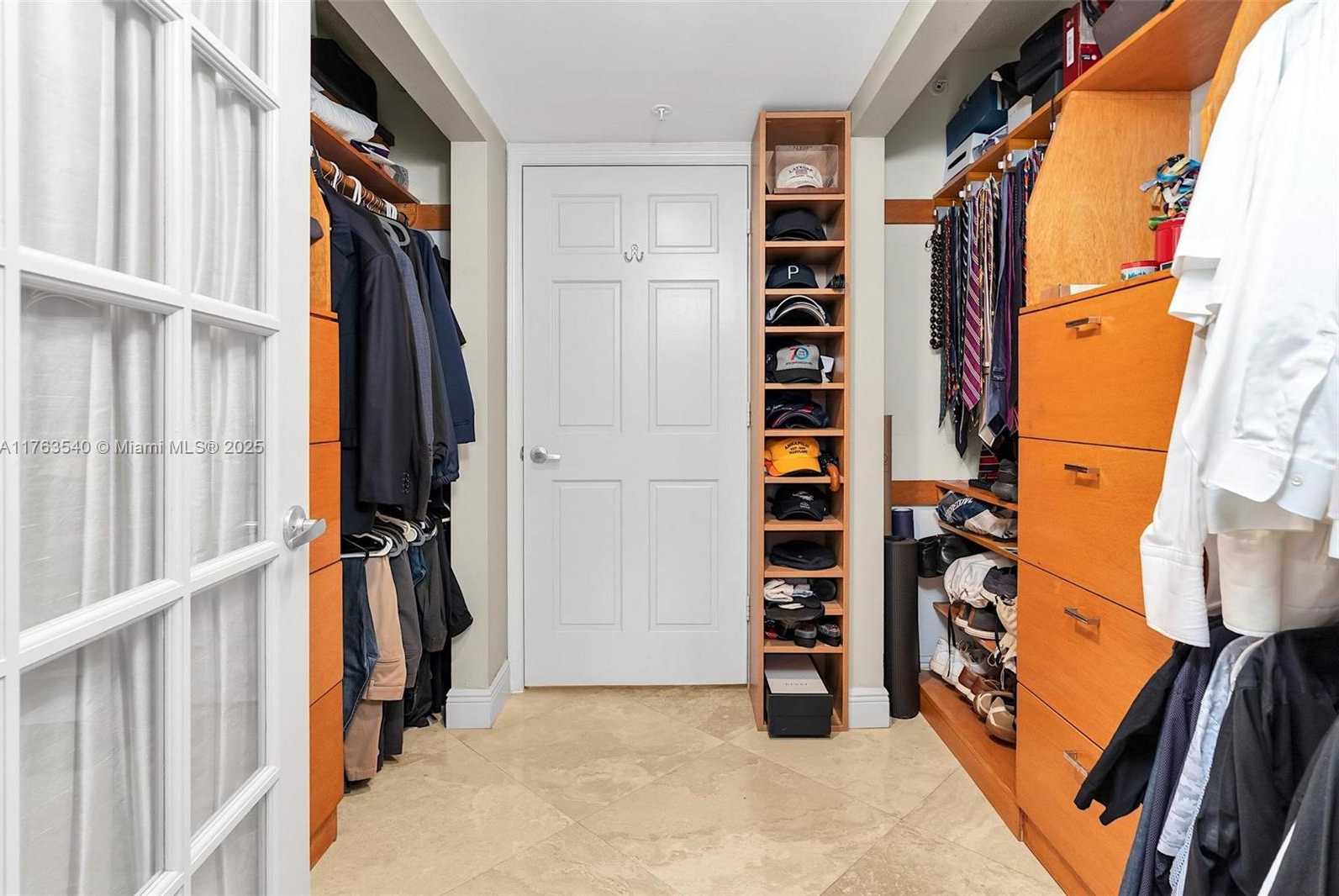 Small Image of 1155 BRICKELL BAY DR #710, Miami Number 25