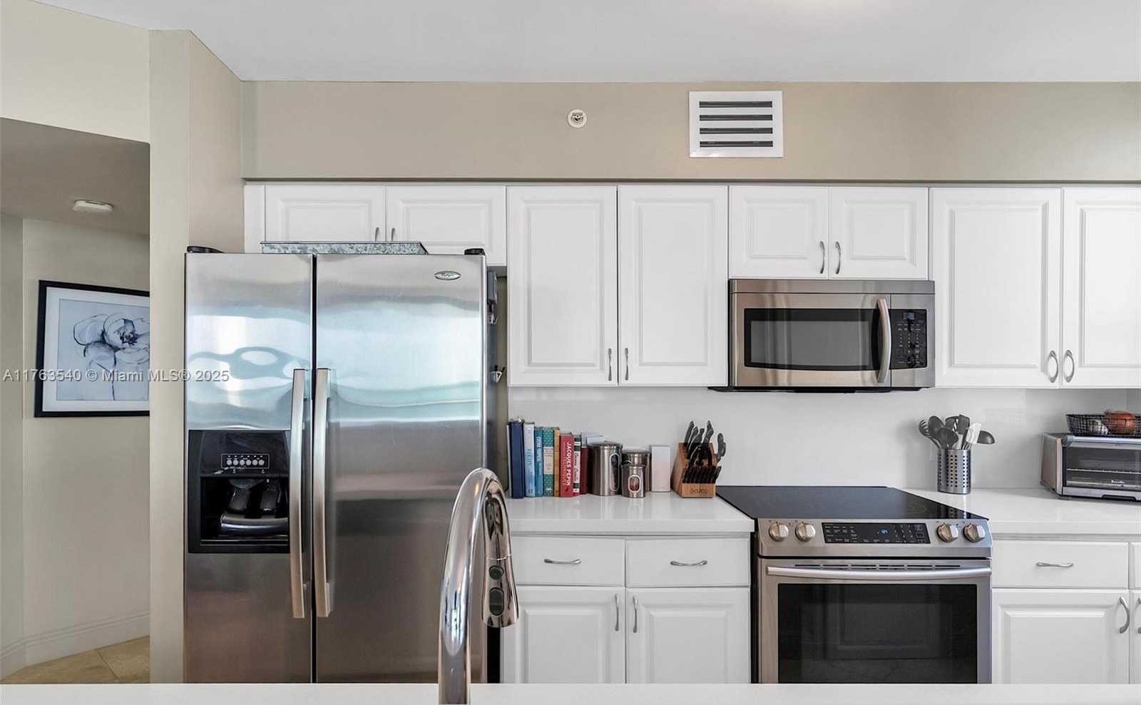 Small Image of 1155 BRICKELL BAY DR #710, Miami Number 27